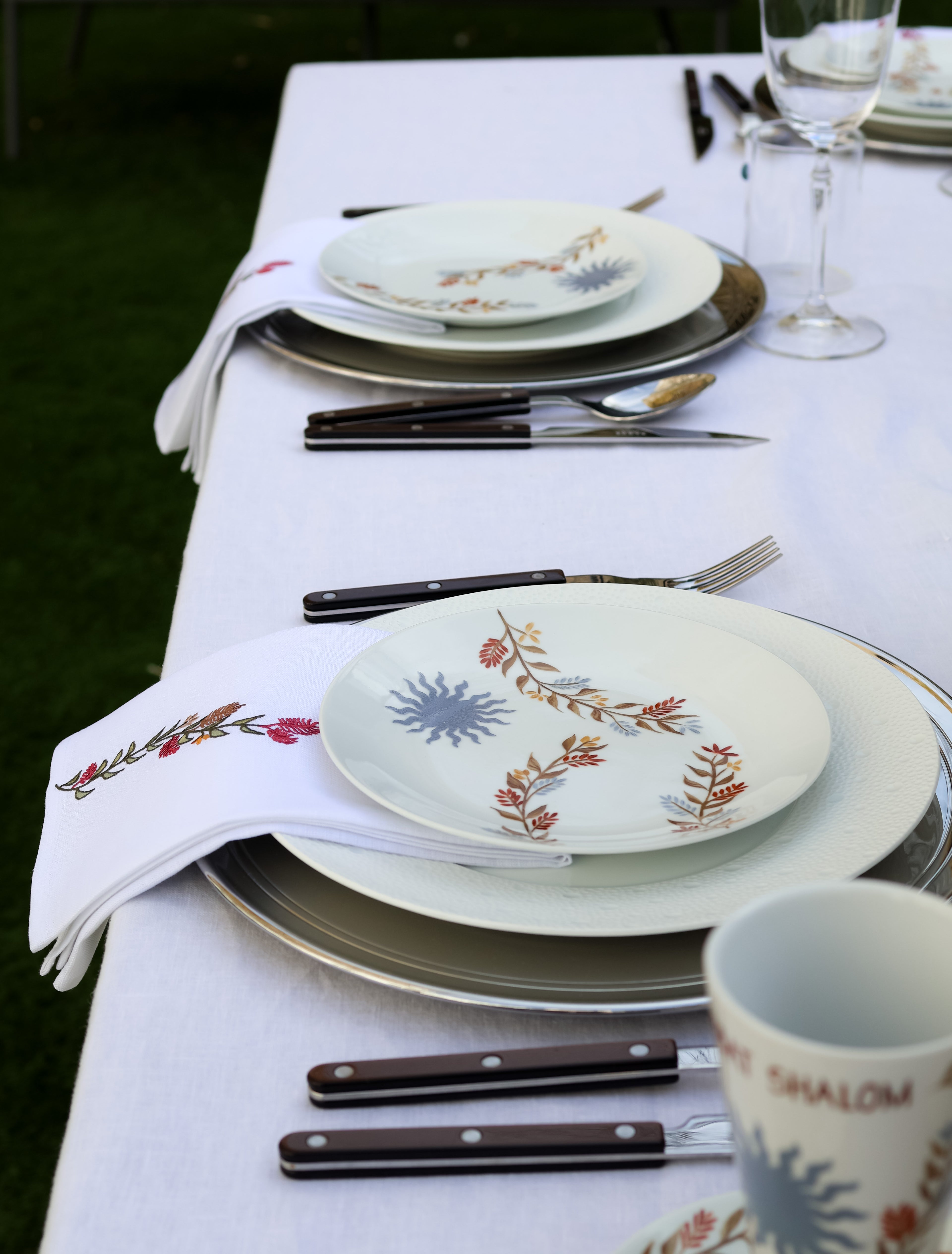 Set de 4 Serviettes de table 100%lin broderie haut de gamme